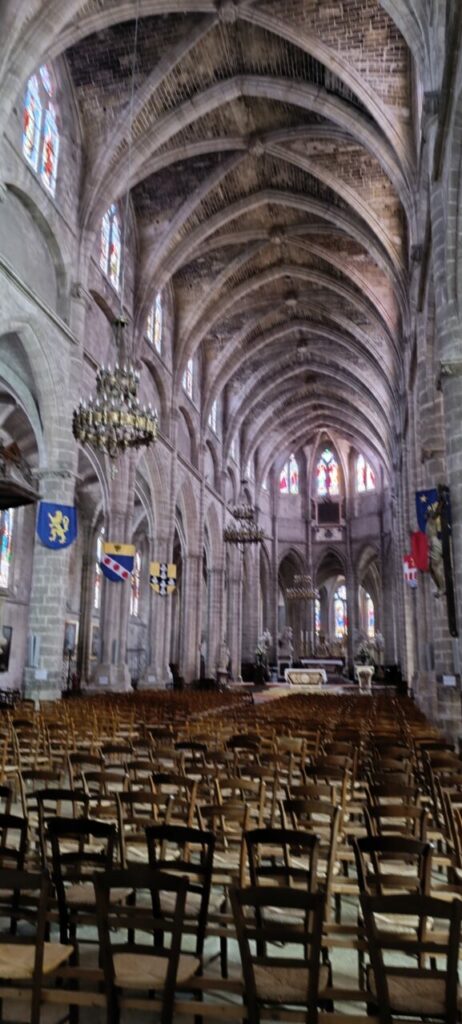 nef de la cathédrale de Bazas