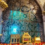 grand vitrail et reliquaire